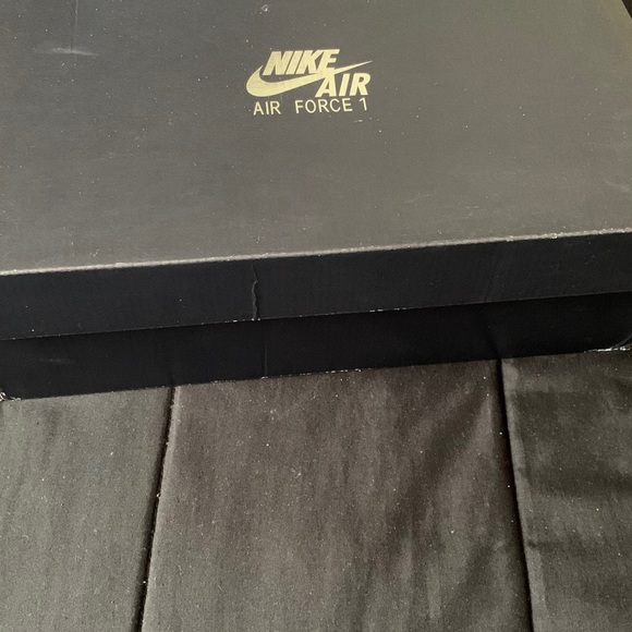 Air Force 1 ‘07 - Picture 3 of 5